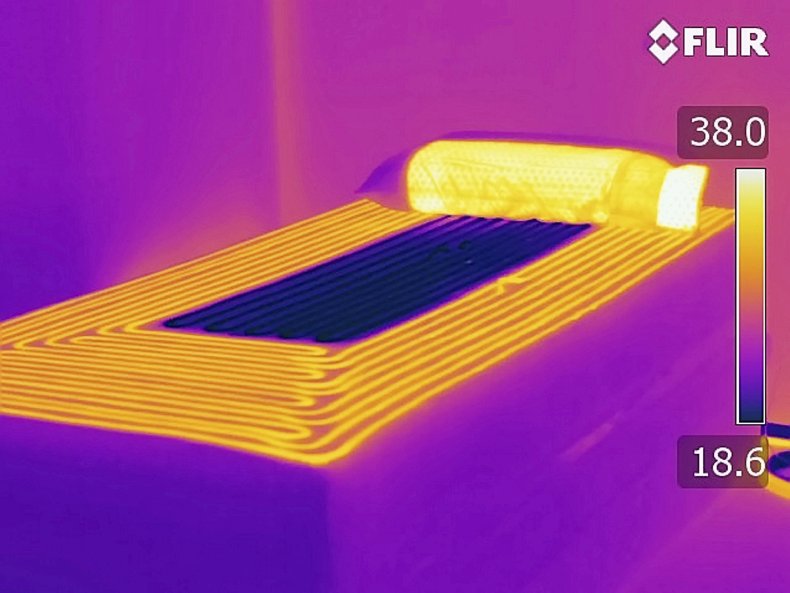 Thermal camera photo of cooling mattress