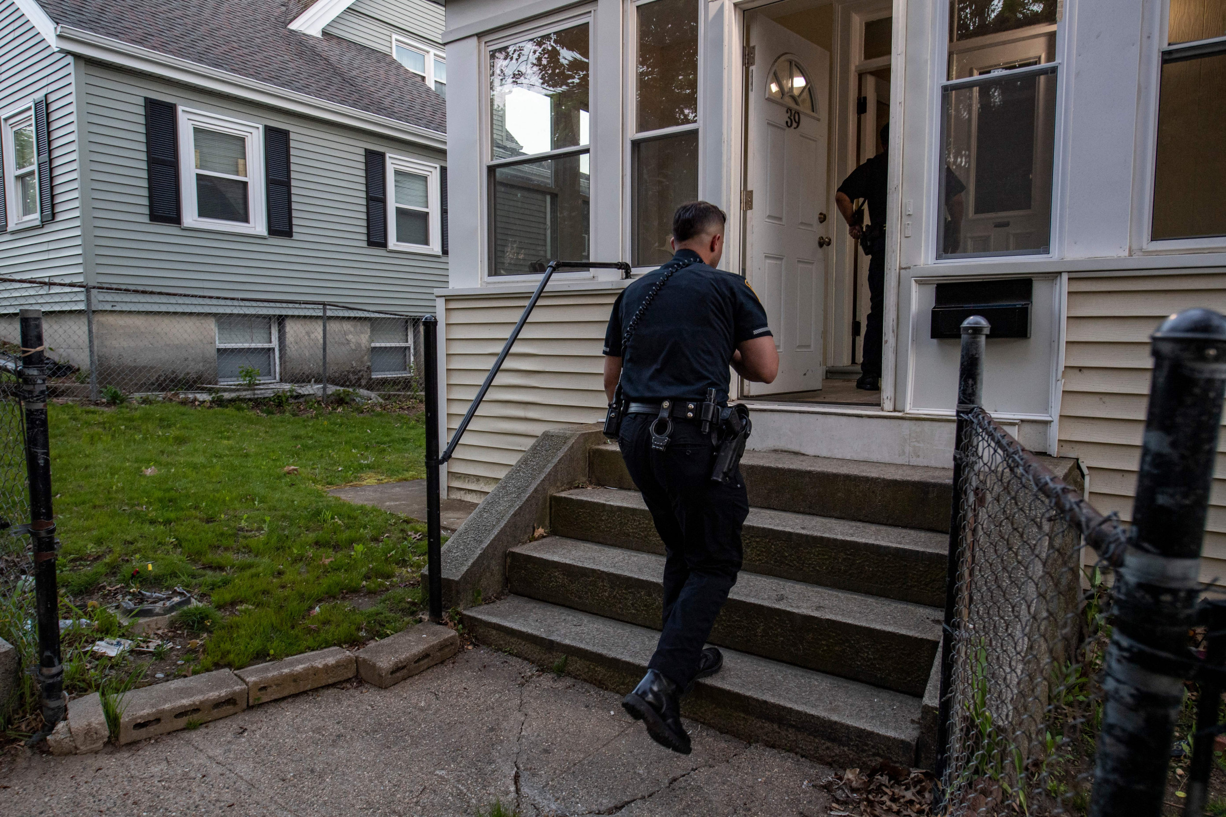 Deputies Rip Out Lock for Eviction Only to Realize They Have Wrong