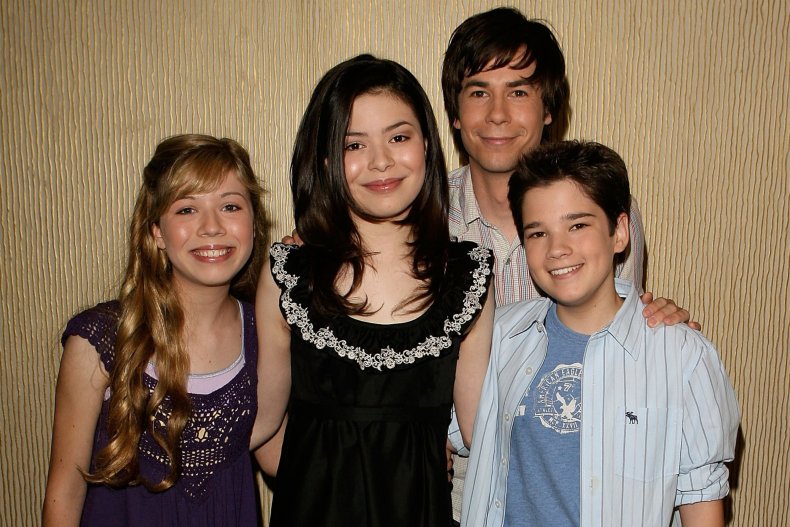 Jennette McCurdy with "iCarly" co-stars