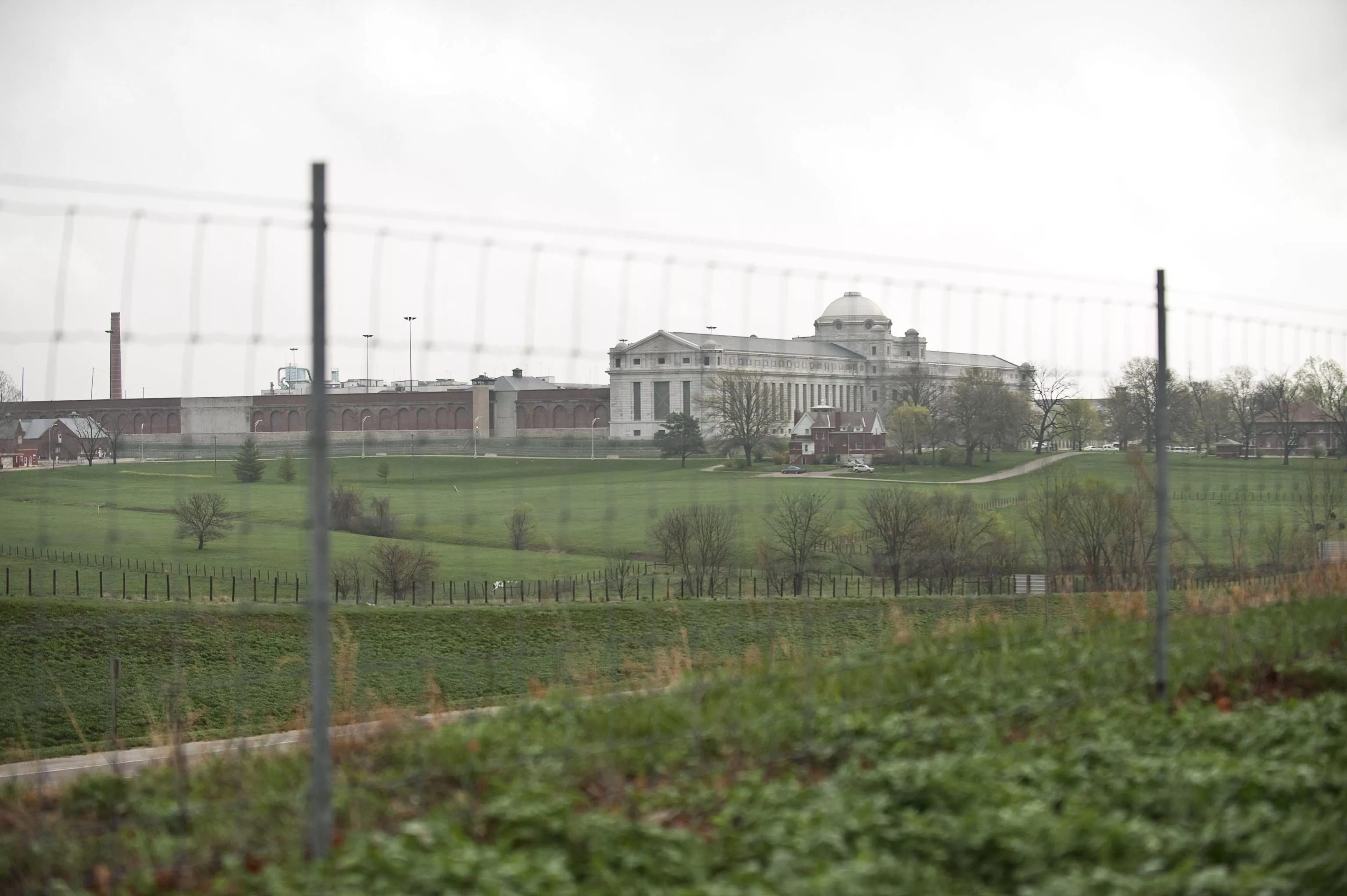 Inmate Planning Riot Used Hemorrhoid Cream to Break Jail Window - Vimarsana News
