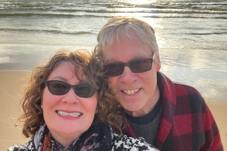 'Mi esposo moribundo me ayudó a encontrar una nueva pareja' 2 Deirdre Fagan con su esposo Bob