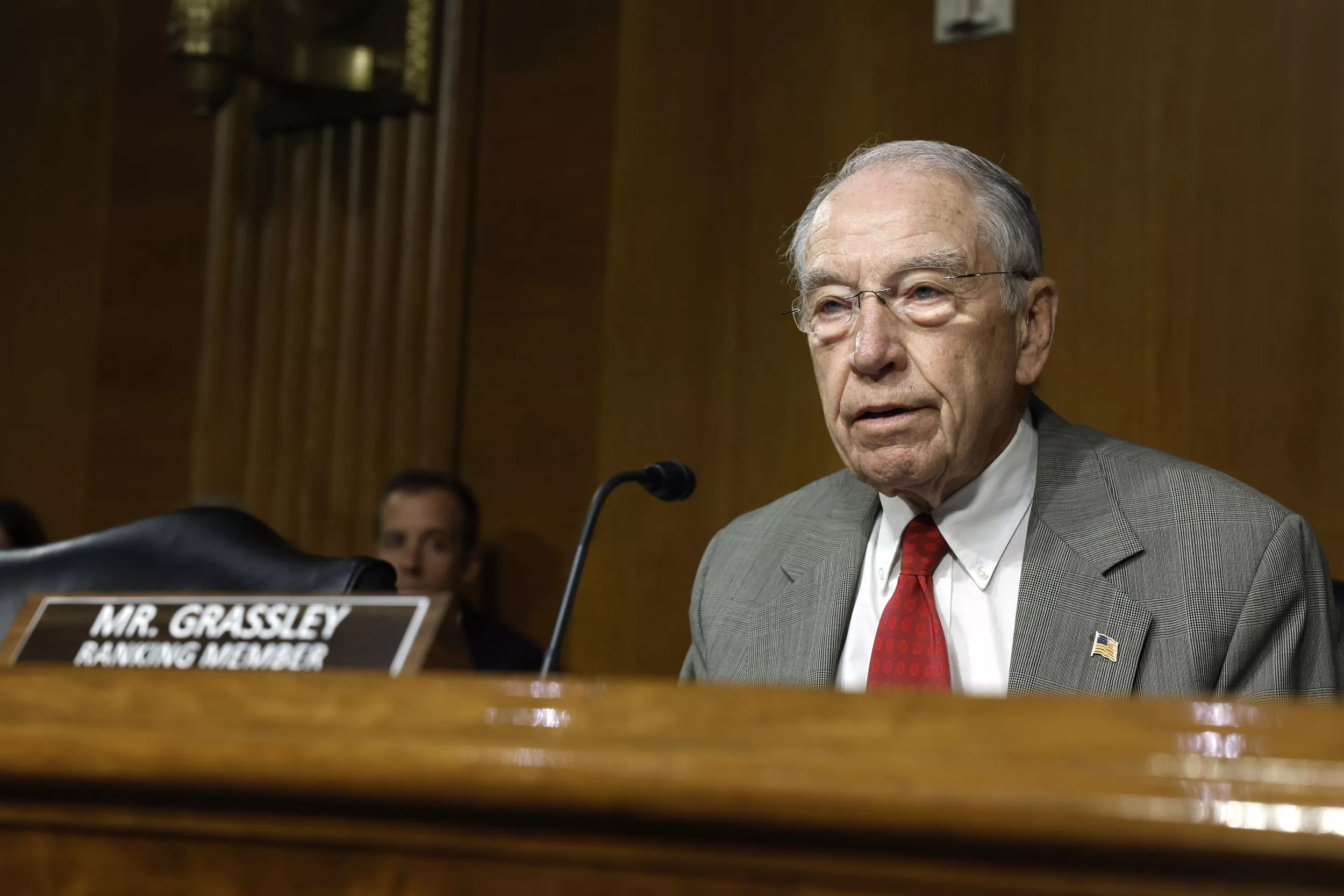 Chuck Grassley Mocked Over Complaint About Missing Family Reunion: 'Retire' - Vimarsana News