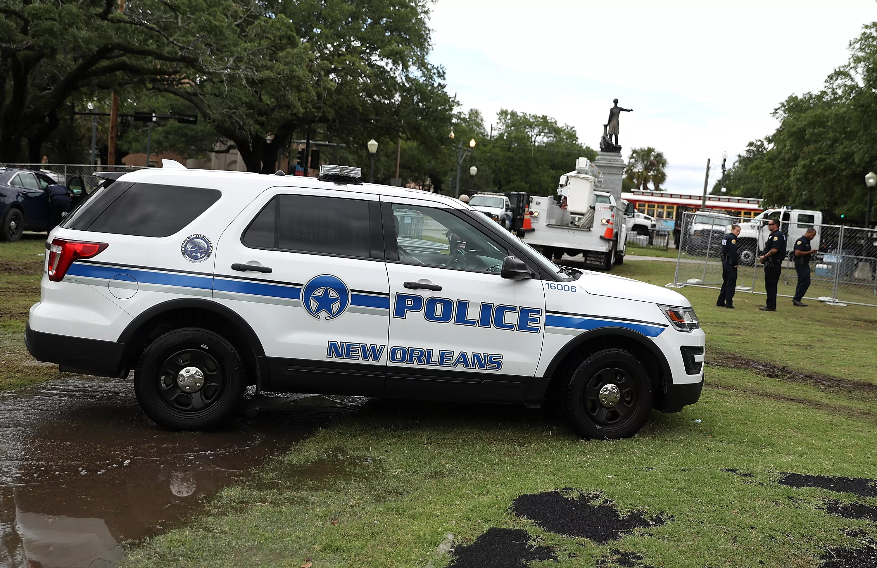 Mom Stabs Young Children, Killing Daughter, in Custody Battle: Police - Vimarsana News
