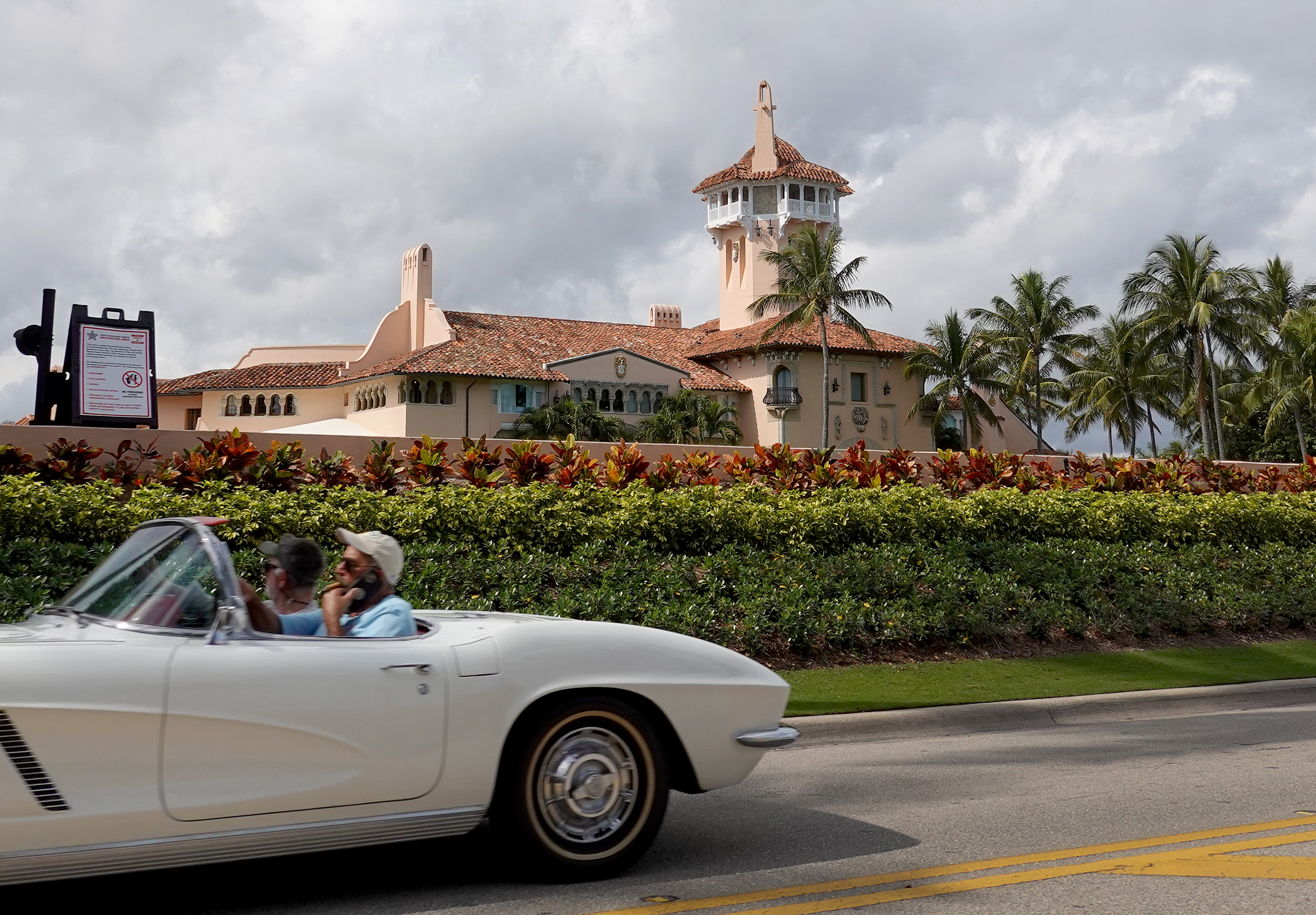 Eric Trump Reveals What Was In Donald Trump's Safe During Mar-a-Lago ...