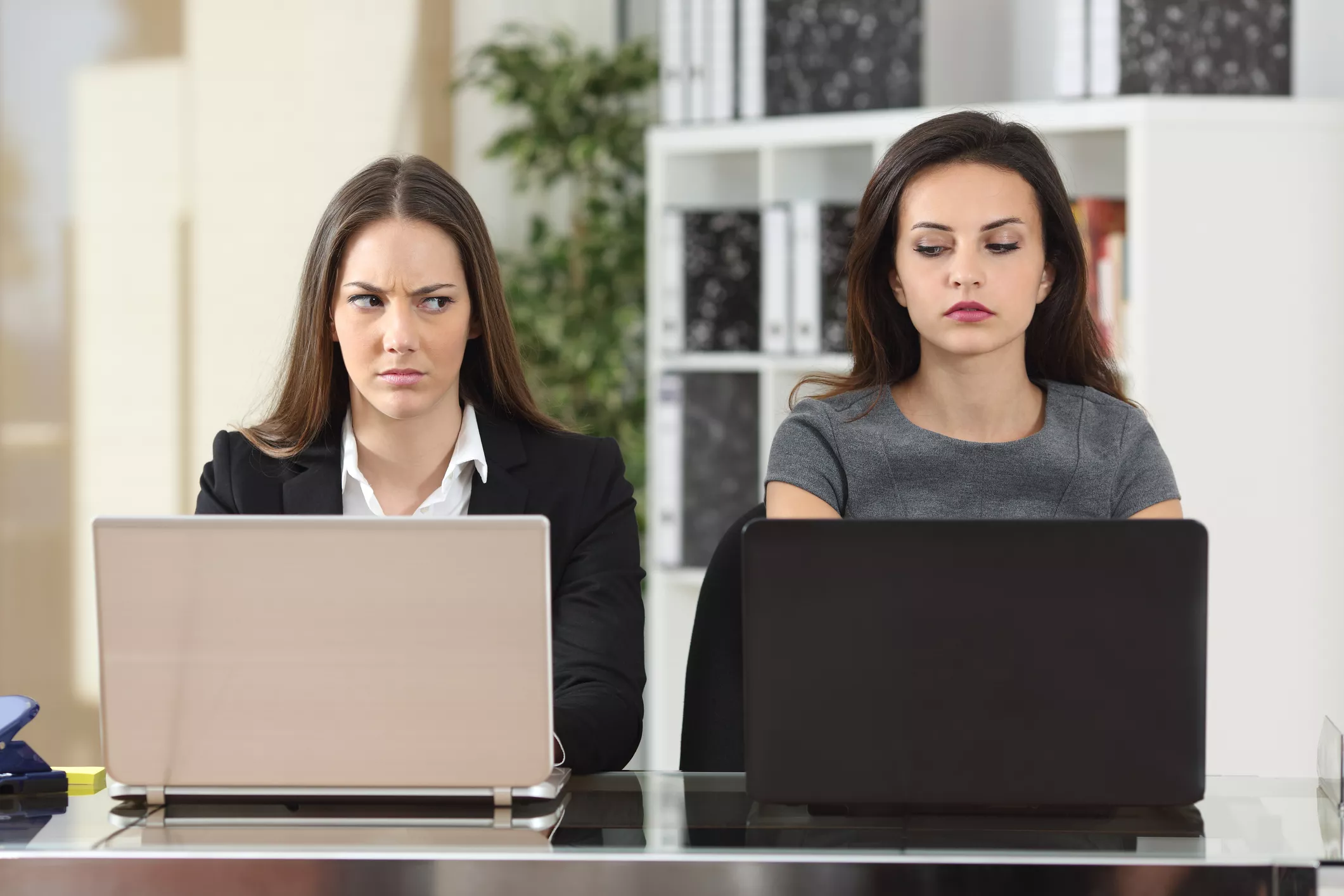 'Clingy' New Employee Slammed for Reporting Co-Worker to HR - Vimarsana News