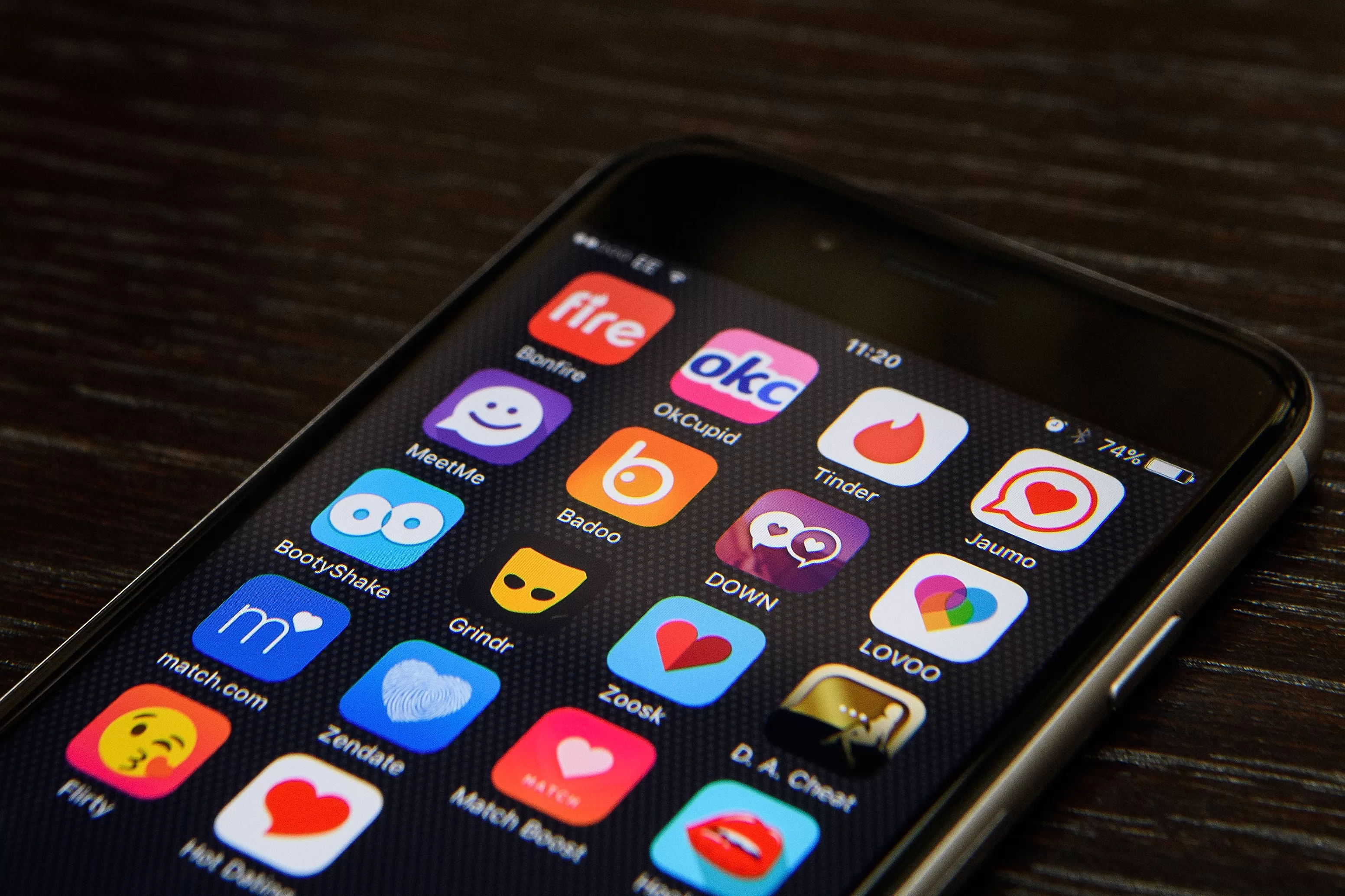 'Just Swipe Reich': New Conservative Dating App Mocked as 'The White Stuff' - Vimarsana News