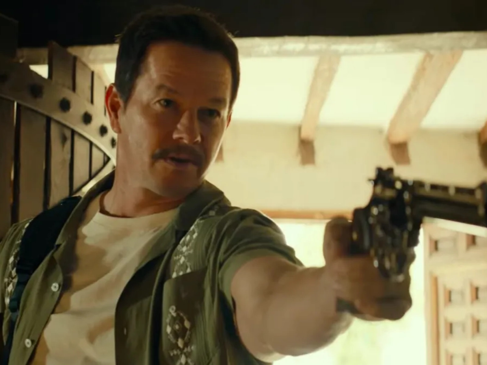 Fotos do filme de Uncharted mostram Mark Wahlberg em ação