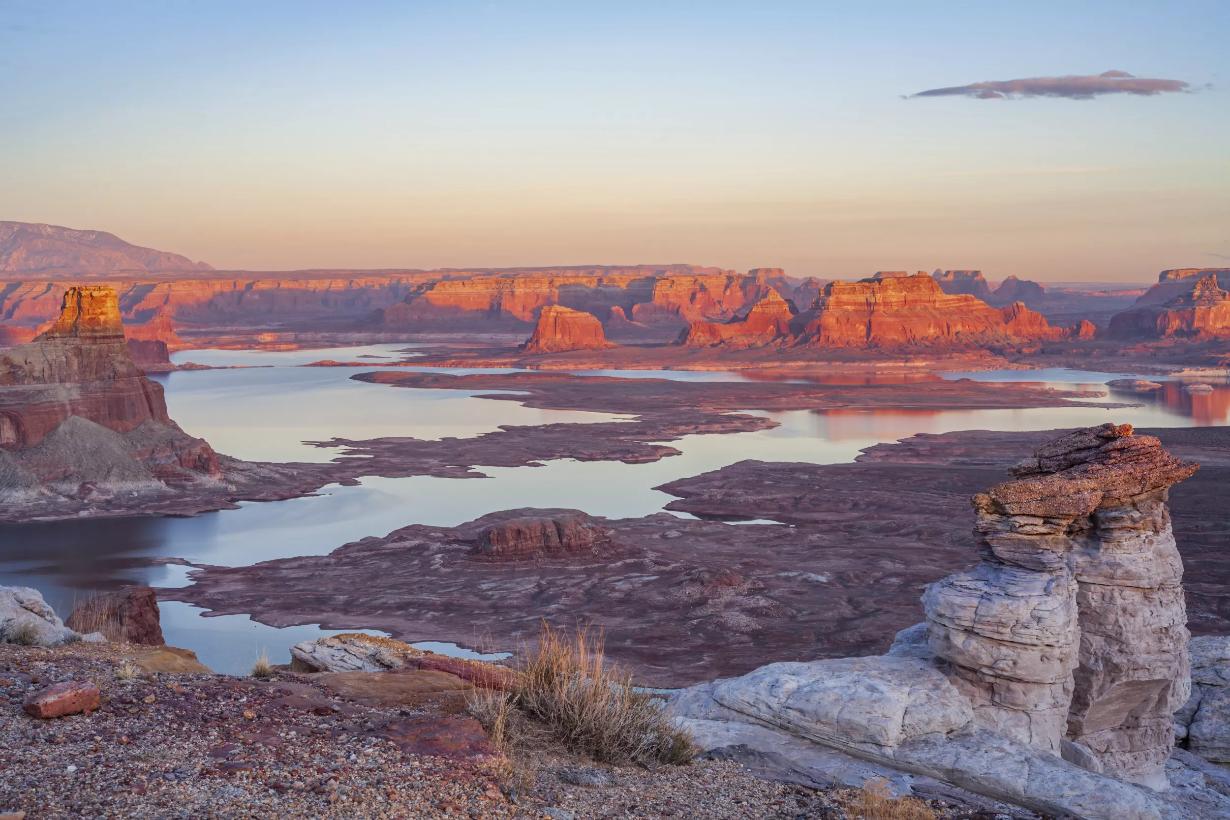 Lake Powell Inching Towards Deadpool, Could Be Dry Within Decades - Vimarsana News