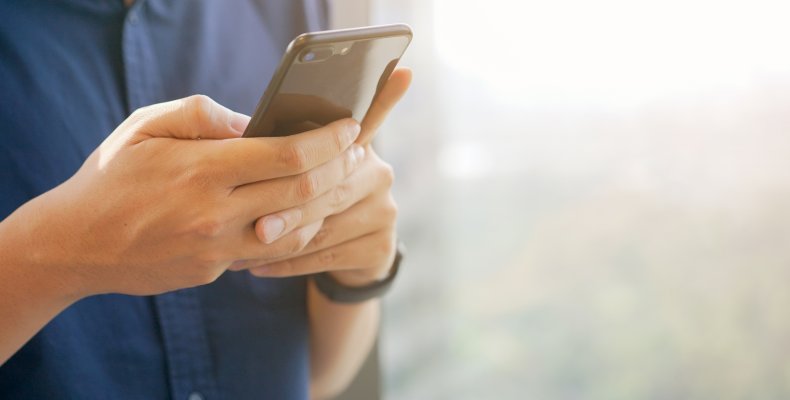 Worker Cheered for Not Giving Colleague Cell