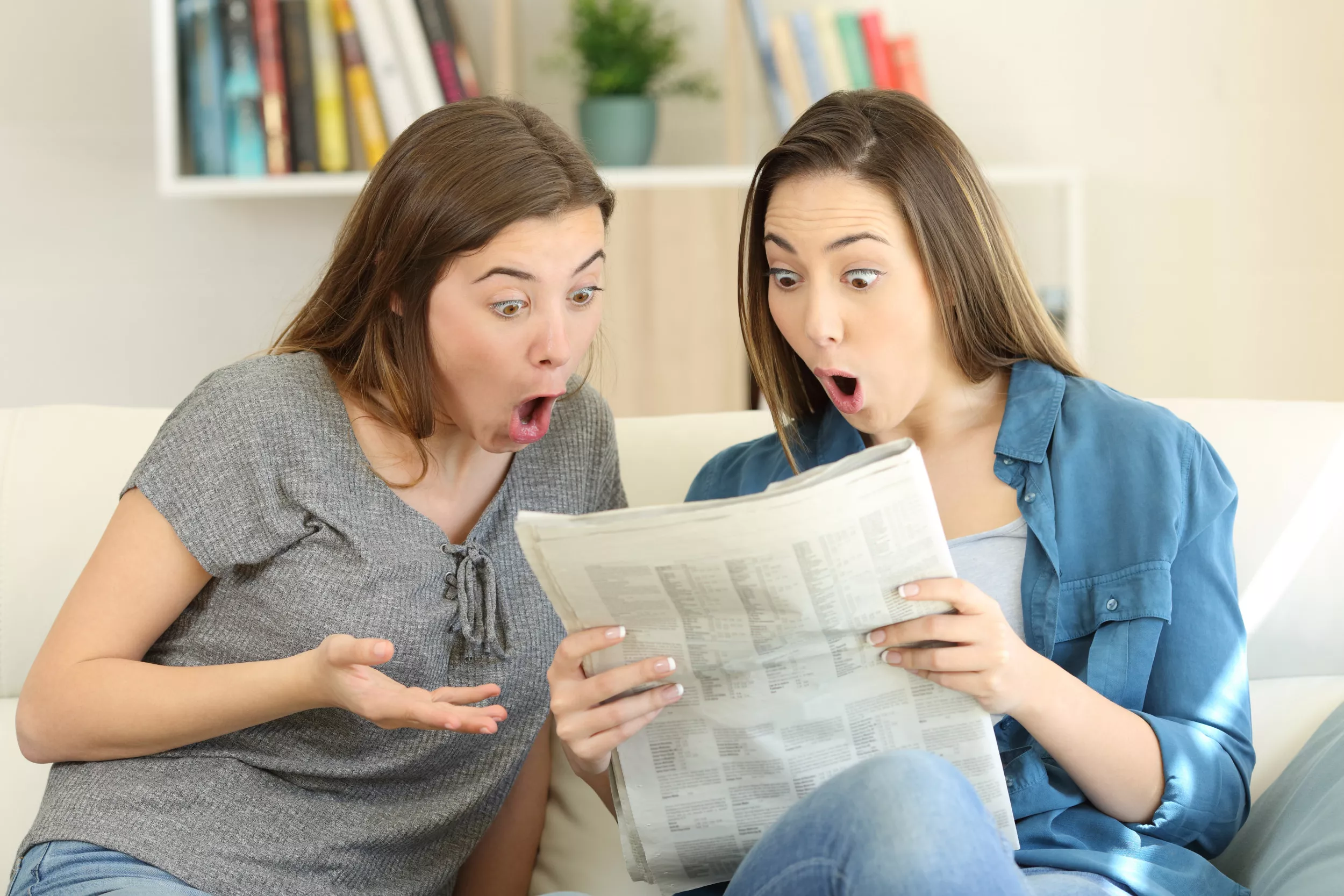 Woman Praised for Full-Page Advert Calling Out 'Filthy Cheater' Partner - Vimarsana News