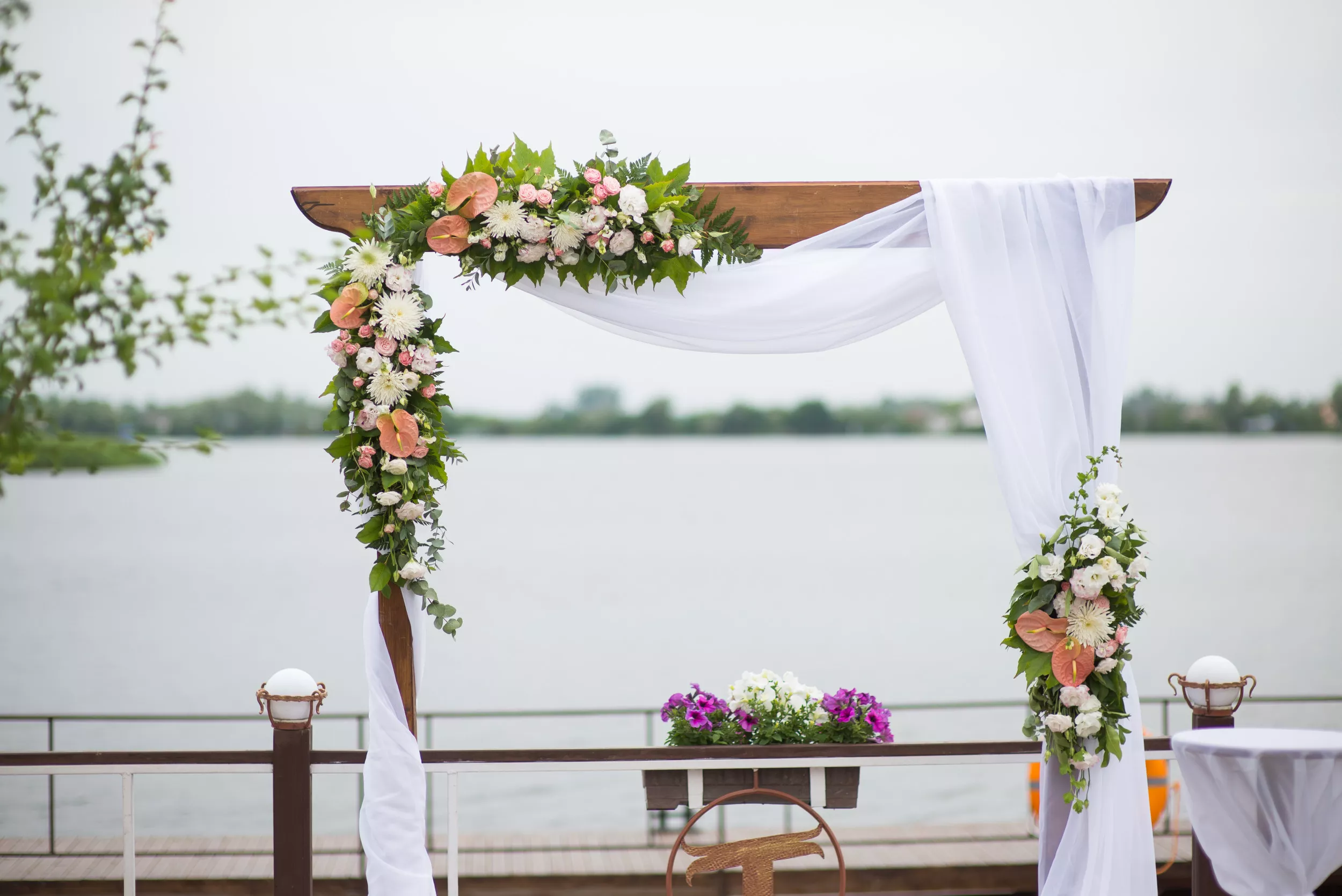 Planner's Insights Into What Wedding Guests 'Don't Care About' Stirs Debate - Vimarsana News