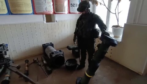 Russia, military, shows, off, foreign, weapons, Ukraine