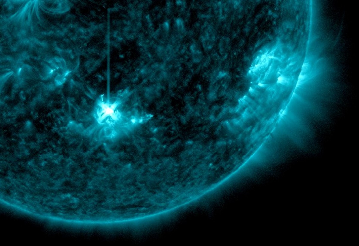 Strong Solar Flares Possible as Sunspot Develops Delta Field