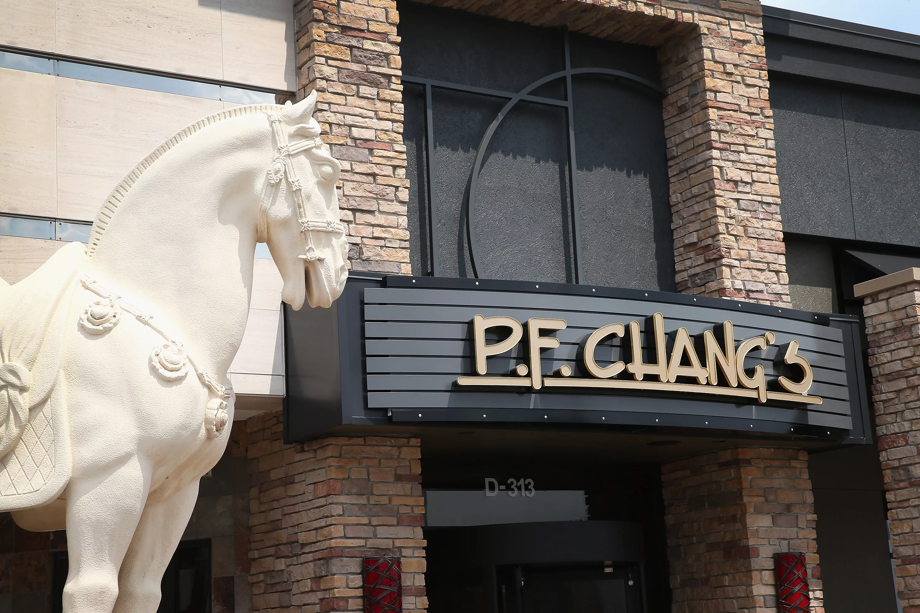 P.F. Chang's Employee Dies After Being Shot by Another Worker: Police - Vimarsana News