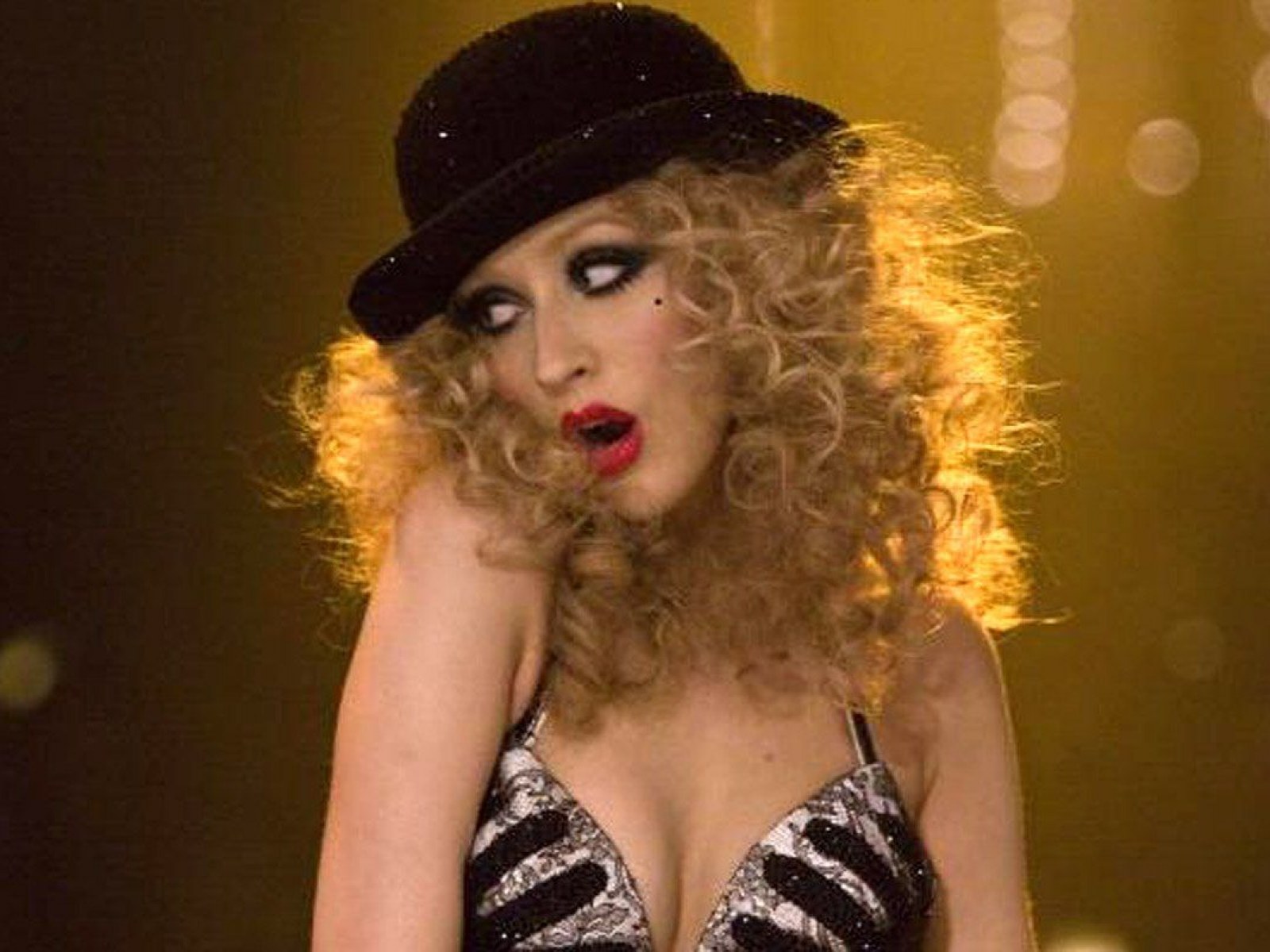 Movie Review: 'Burlesque'—Reasons to Not Hate the Cher–Christina Aguilera  Musical