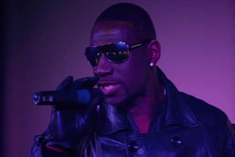 Olu Shola as R. Kelly