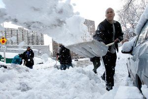 cory-booker-snow-hsmall cory-booker-snow-hsmall