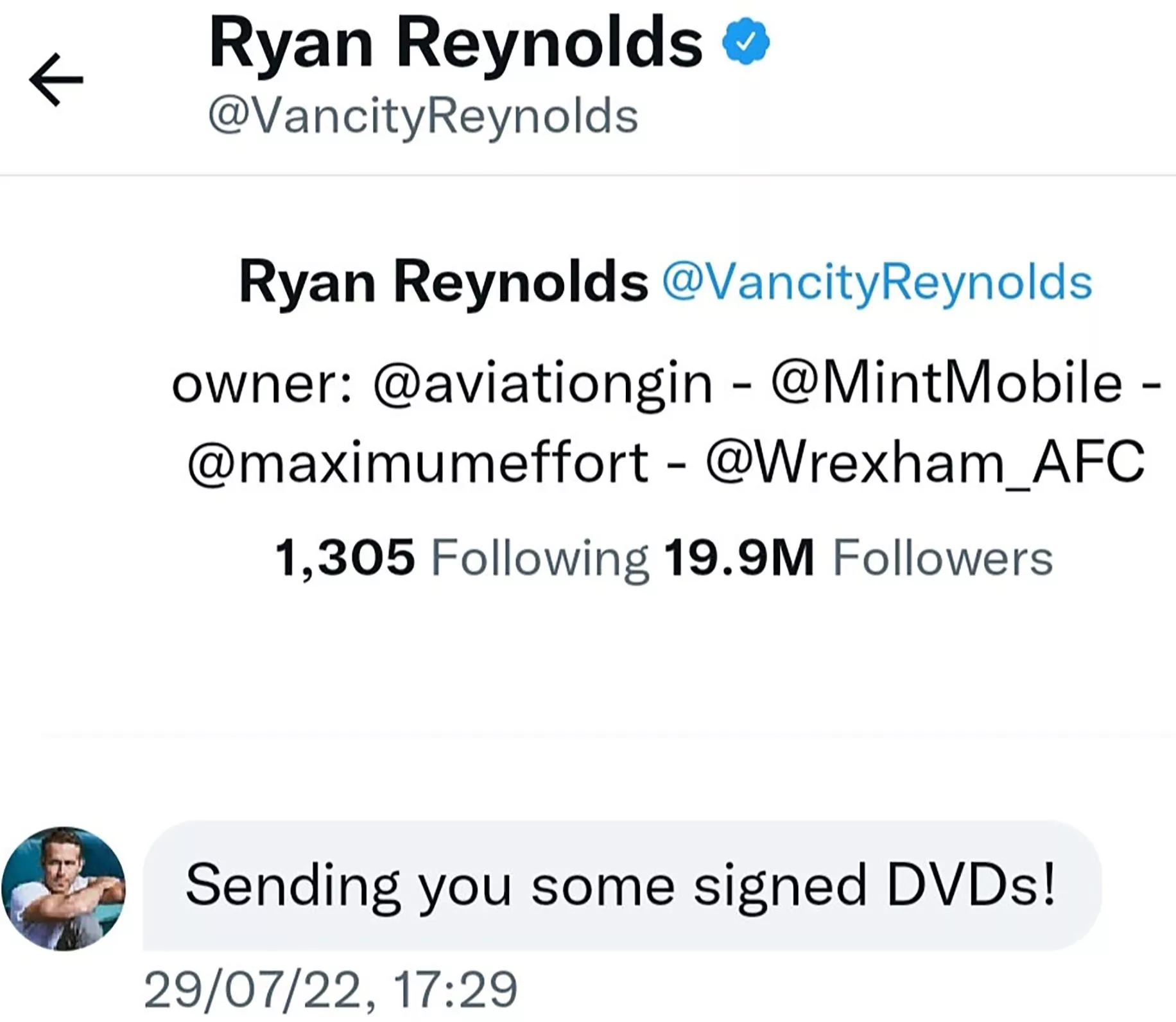 Ryan Reynolds Surprises Fan With 100 Signed Copies of Movies - Vimarsana News