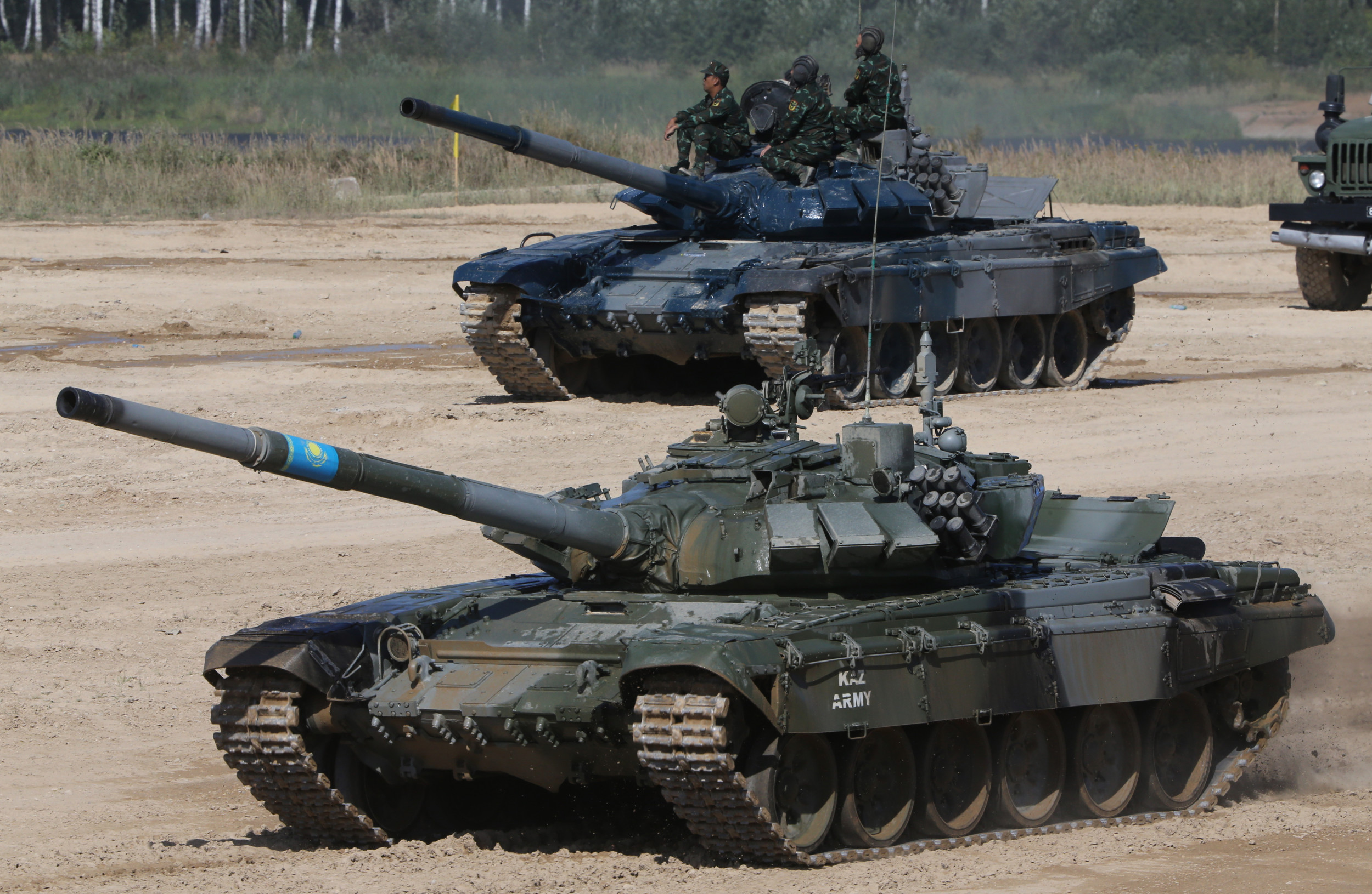 Untrained Russian Troops Struggling to Fit Tank Armor, Causing