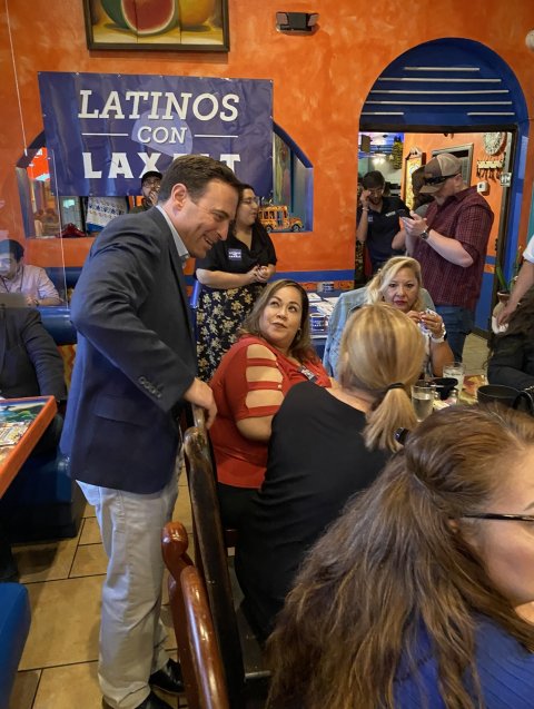 latinos for laxalt