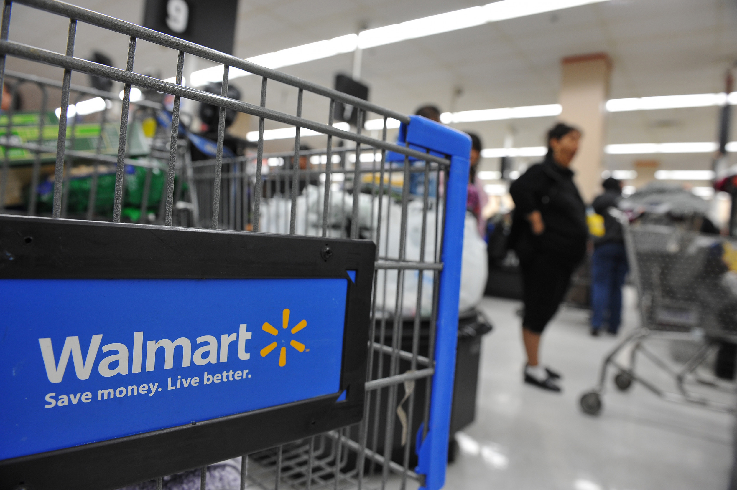Four shot at Walmart after gun slips from man's waistband: Police