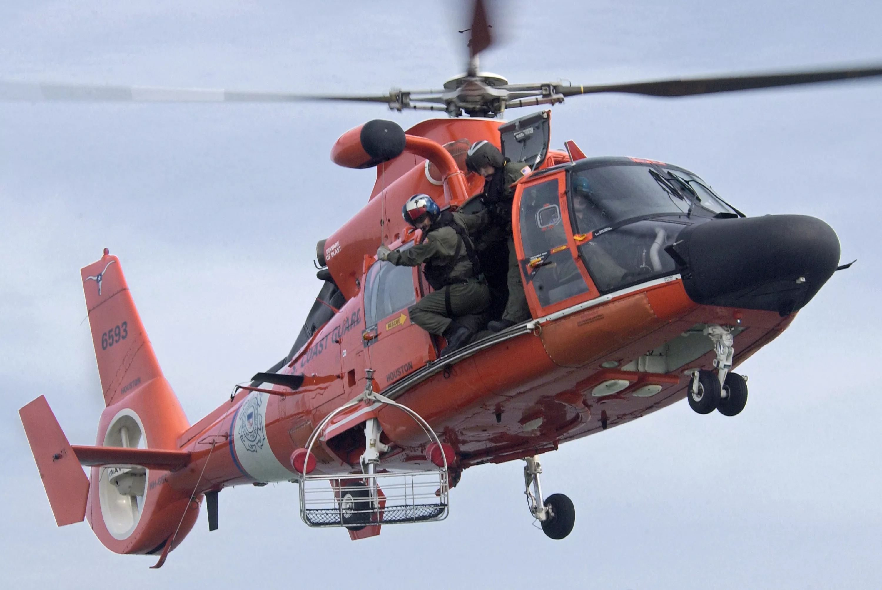 Search for Dad Who Jumped Into Water To Rescue 3-Year-Old Called Off - Vimarsana News