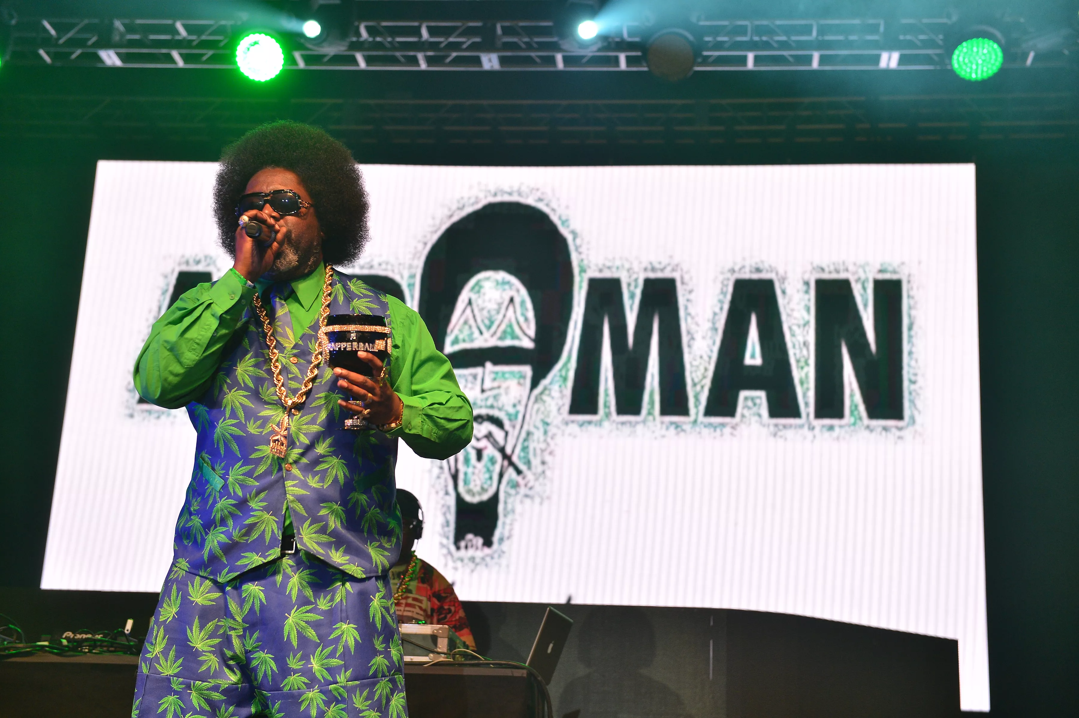 'Because I Got High' Rapper Afroman Furious at Police Drug Raid at His Home - Vimarsana News