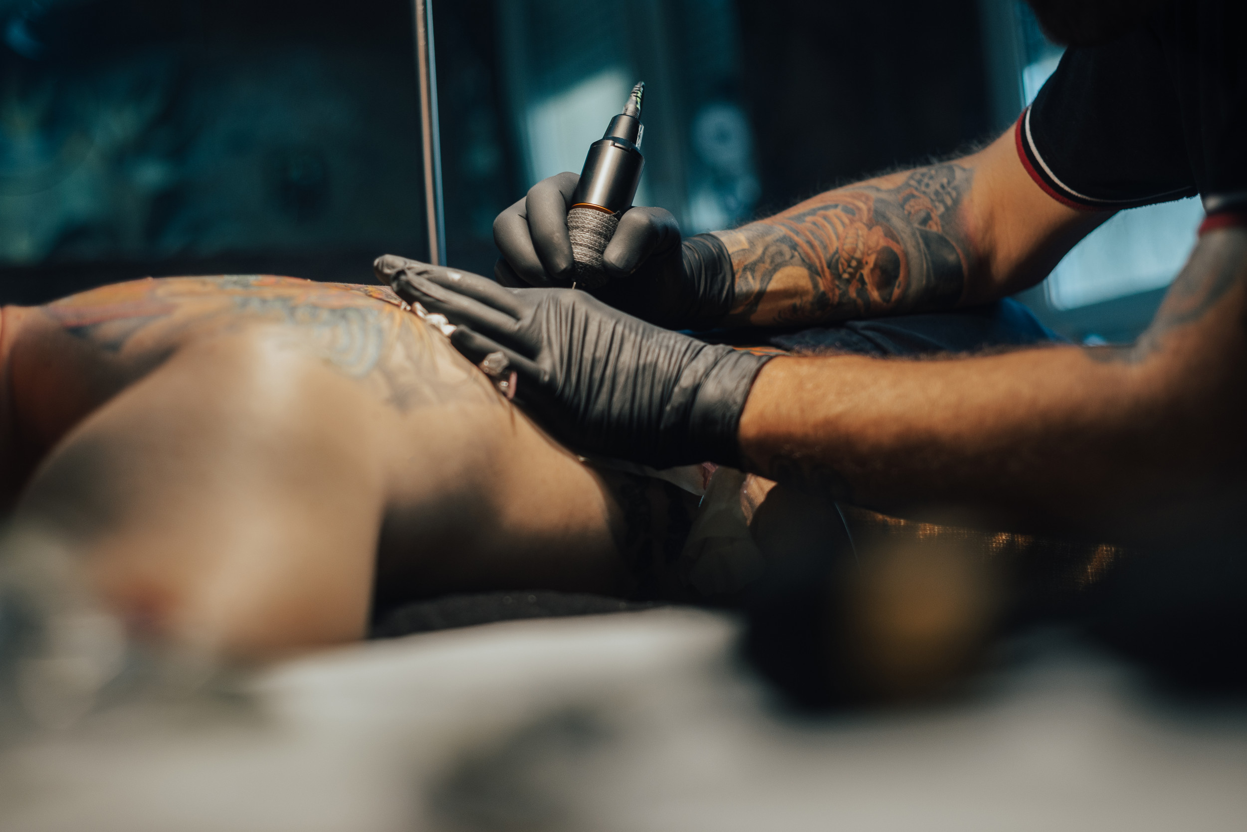 Cosmetologist using laser device to remove an unwanted tattoo from female  arm. Concept of erasing tattoos as an expensive procedure in a cosmetology  clinic Stock Photo | Adobe Stock