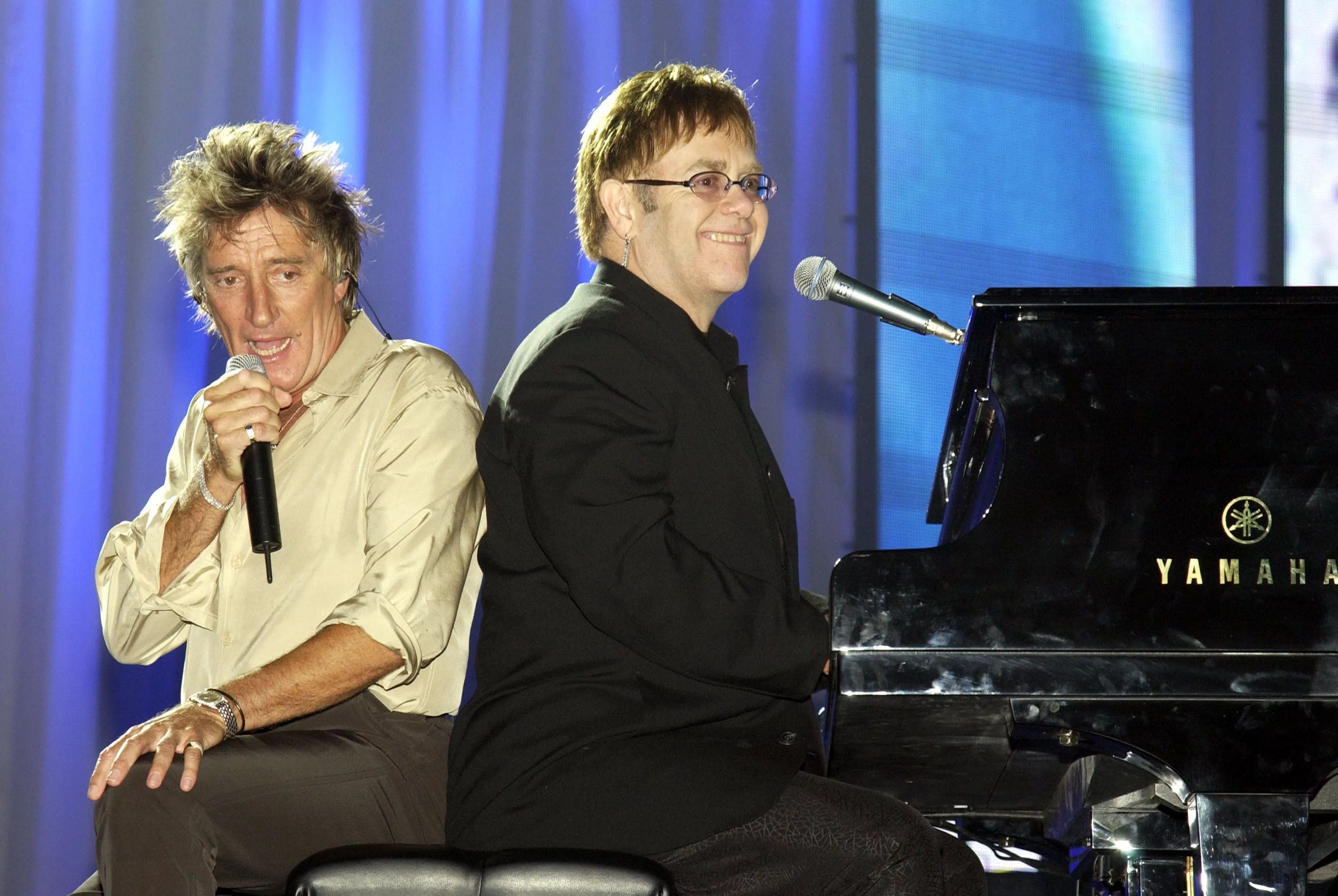 Rod Stewart Mocks Elton John Playing the Piano Amid Longtime Feud - Vimarsana News