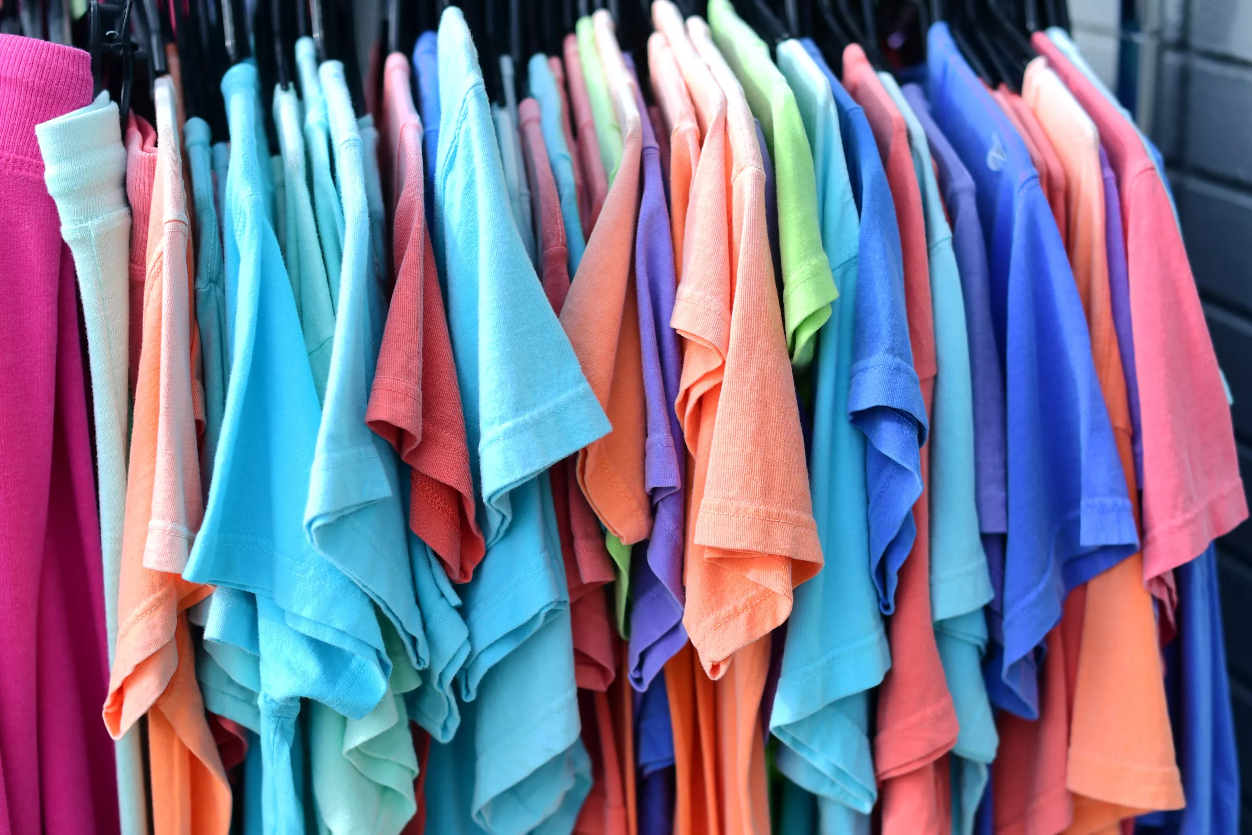 Internet Thinks Man's Worn Out T-Shirt Has Life Left: 'Perfect Condition' - Vimarsana News