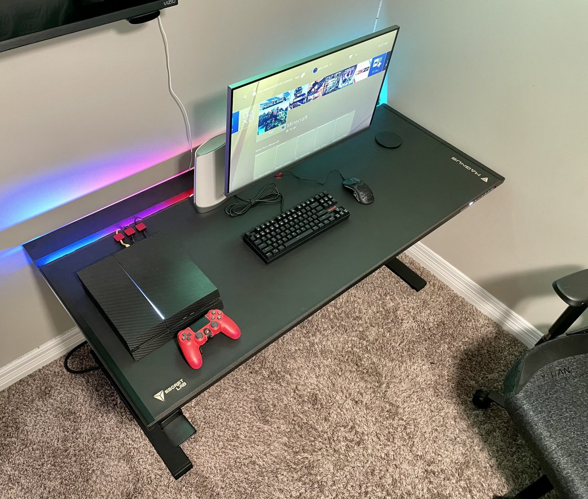 Finally got my desk in, Secretlab Magnus Pro, regular size. : r/secretlab