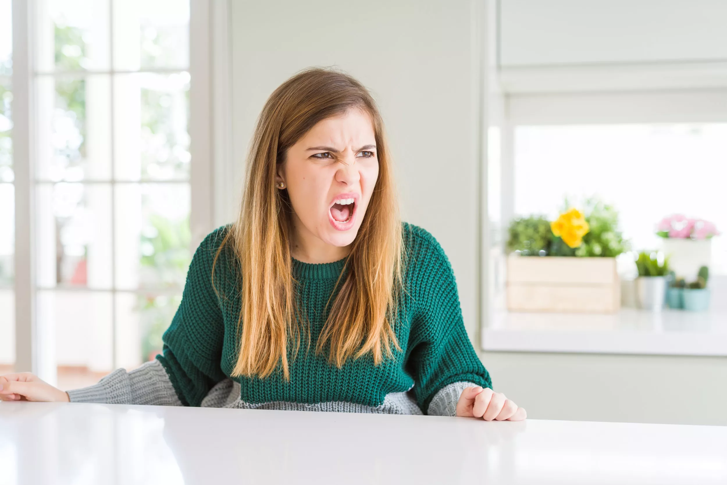 Teen Backed for Causing a Scene at Family Dinner Over 'Lady Problems' - Vimarsana News