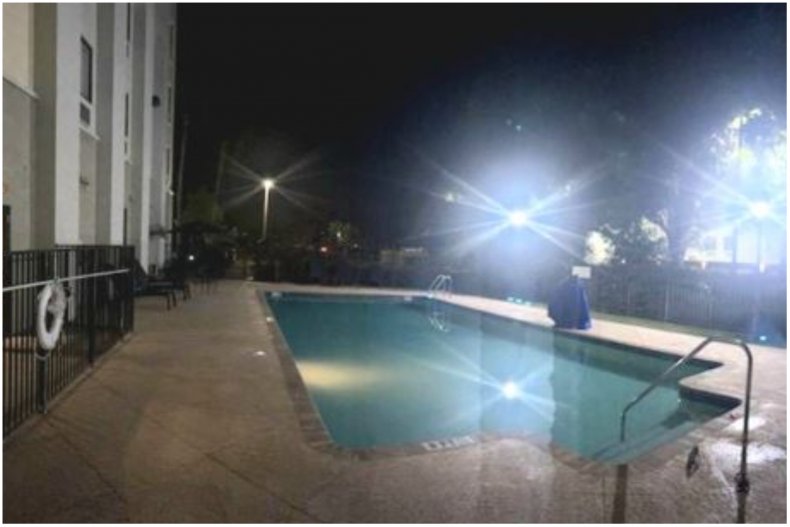 Image d'une piscine à l'hôtel
