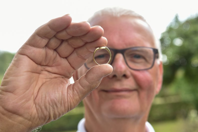 Man Reunited With Ring He Lost 50 Years Ago While Picking Strawberries ...