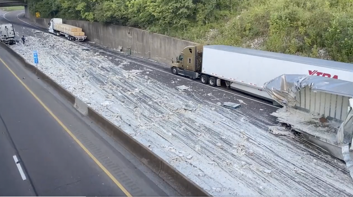 Truck spills alfredo sauce on Memphis highway