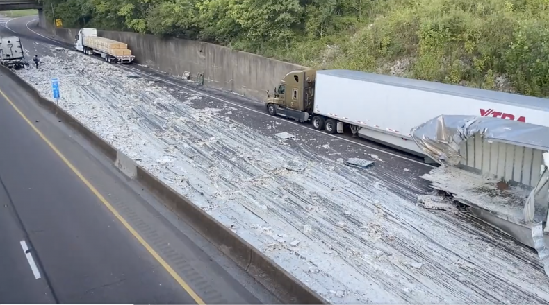 Truck spills alfredo sauce on Memphis highway