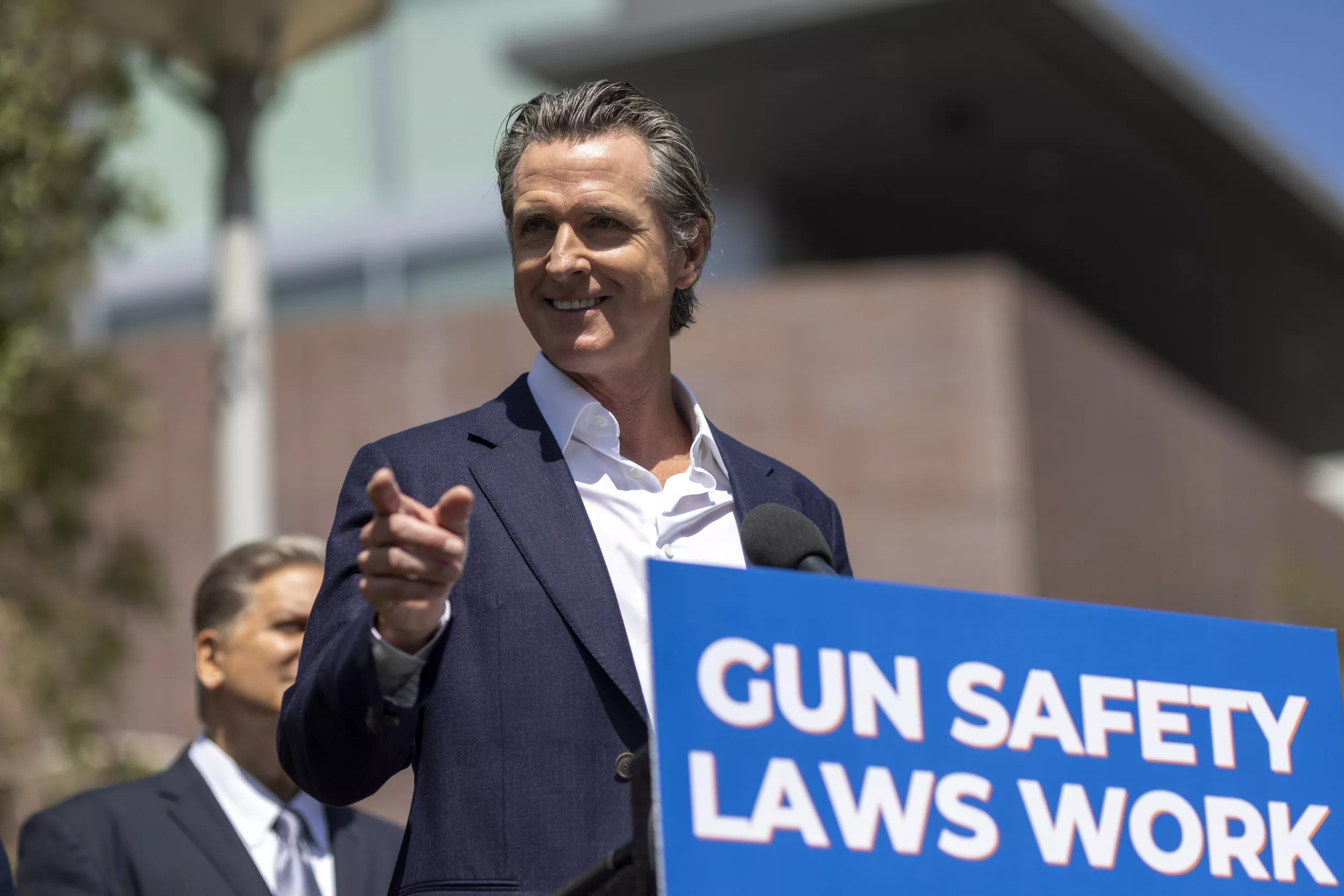 Gavin Newsom Mocked After In-Laws Donate to Ron DeSantis - Vimarsana News