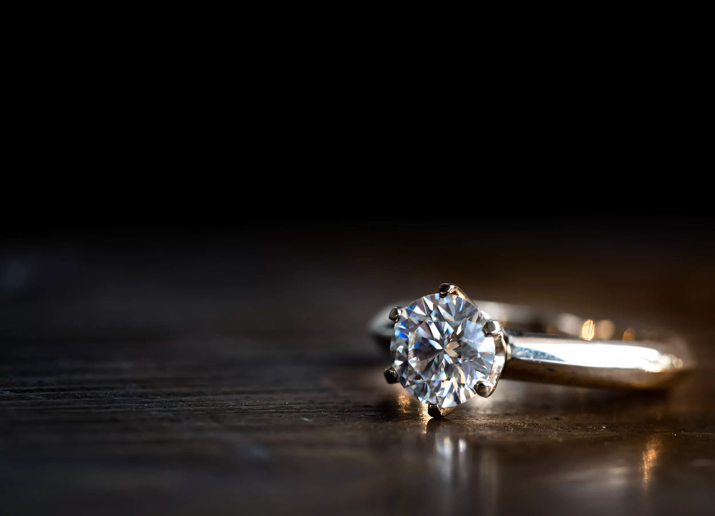 'Forgotten' 14k Gold Ring Found in Vent of 1890s Home Intrigues Internet - Vimarsana News