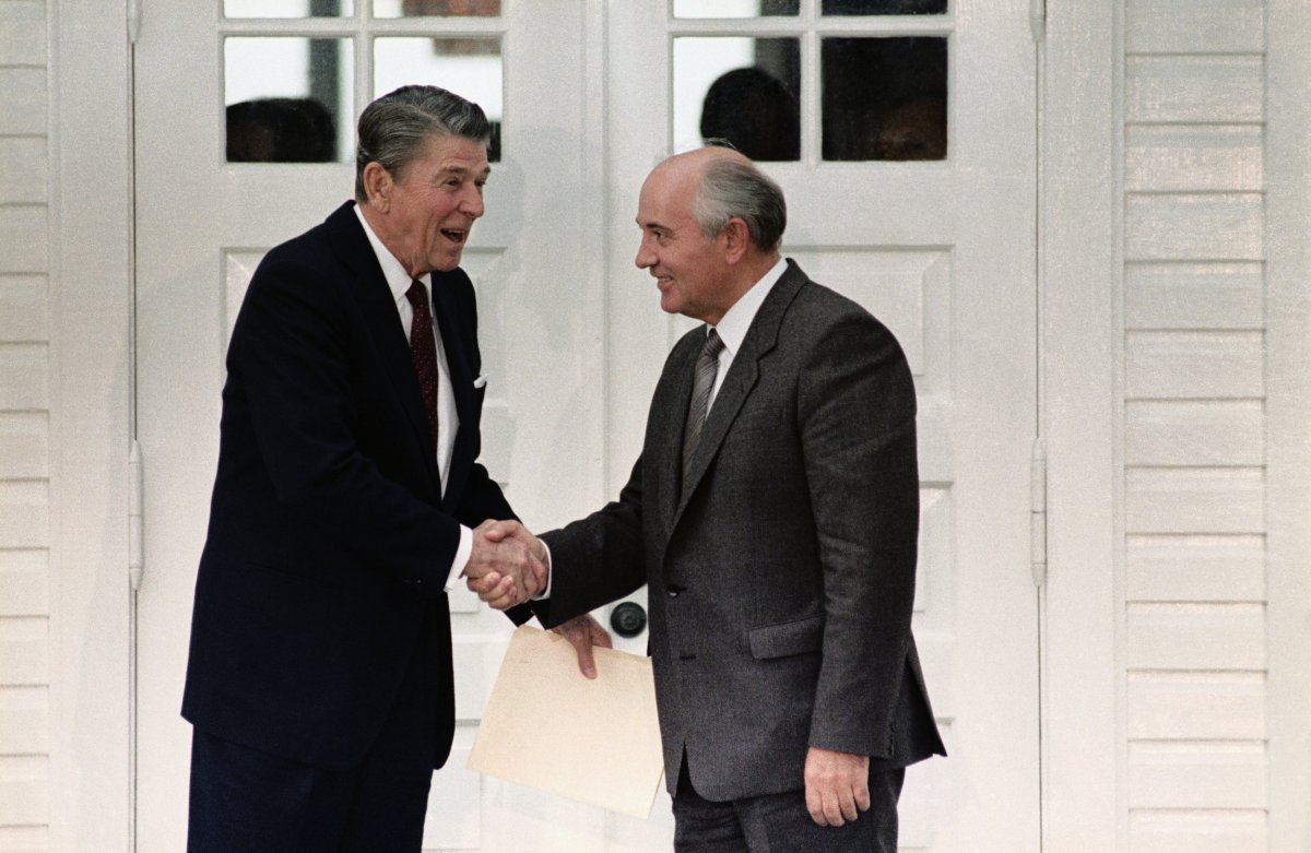 Regan and Gorbachev Shake Hands