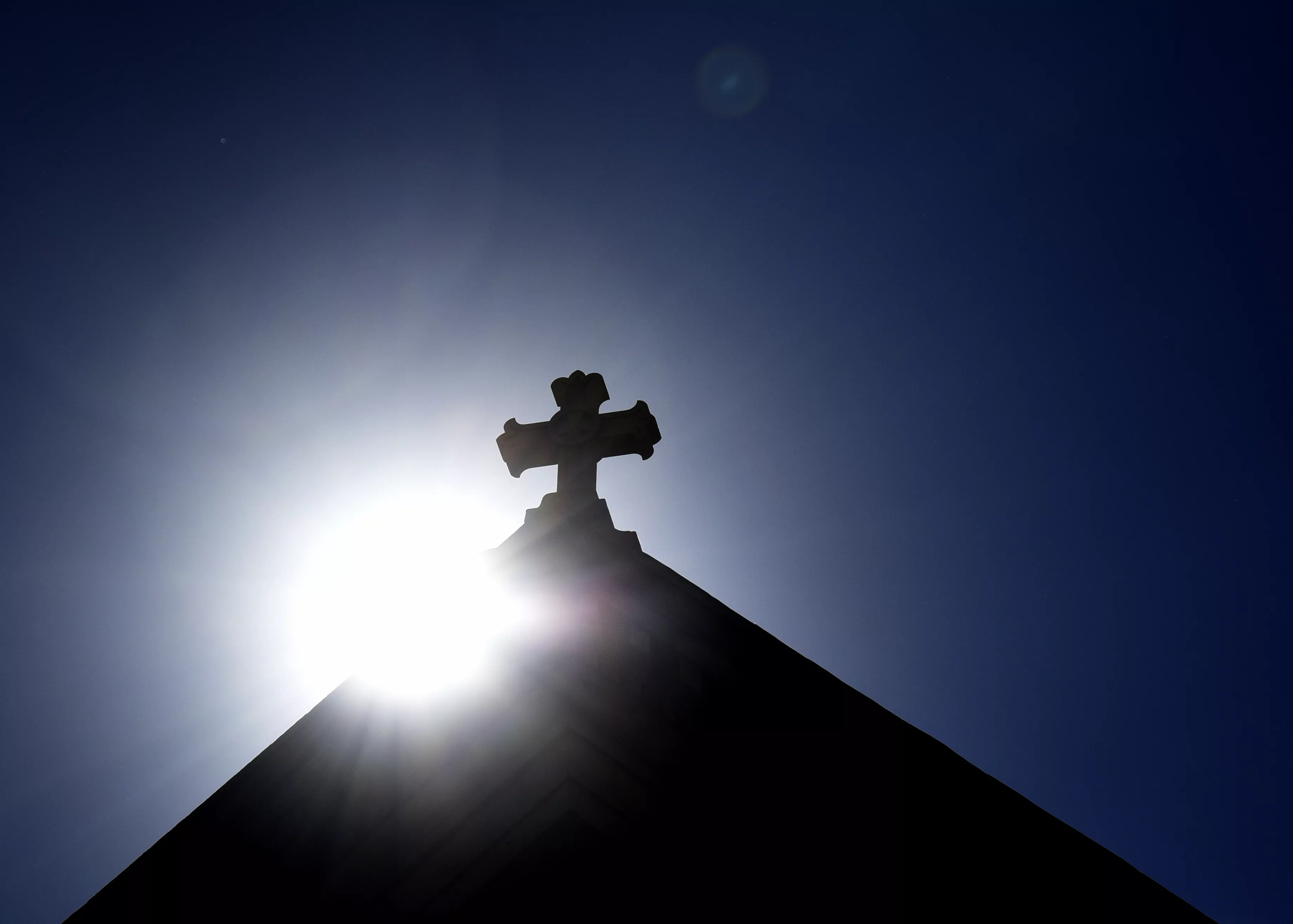 Pastor Comes Back to Life Three Days After Doctor Declared Him Dead - Vimarsana News