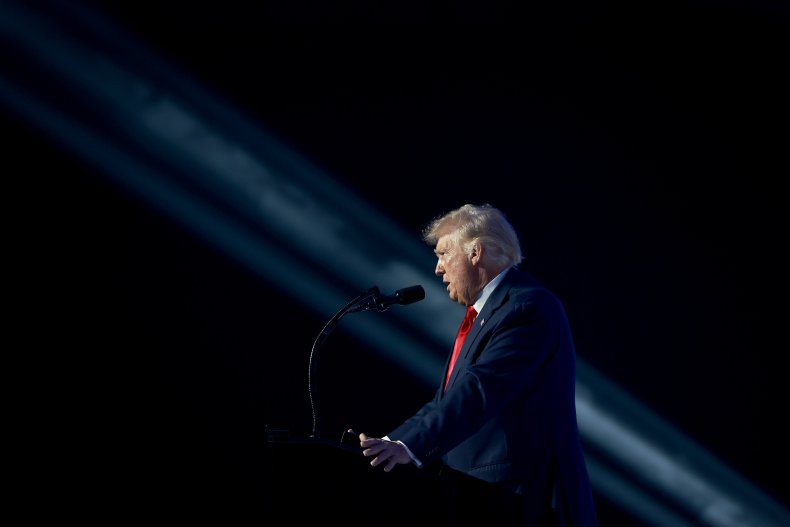 Trump arrives in Pennsylvania under pressure