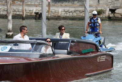 Harry Styles Arrives Dont Worry Darling Boat Harry Styles Arrives Dont Worry Darling Boat