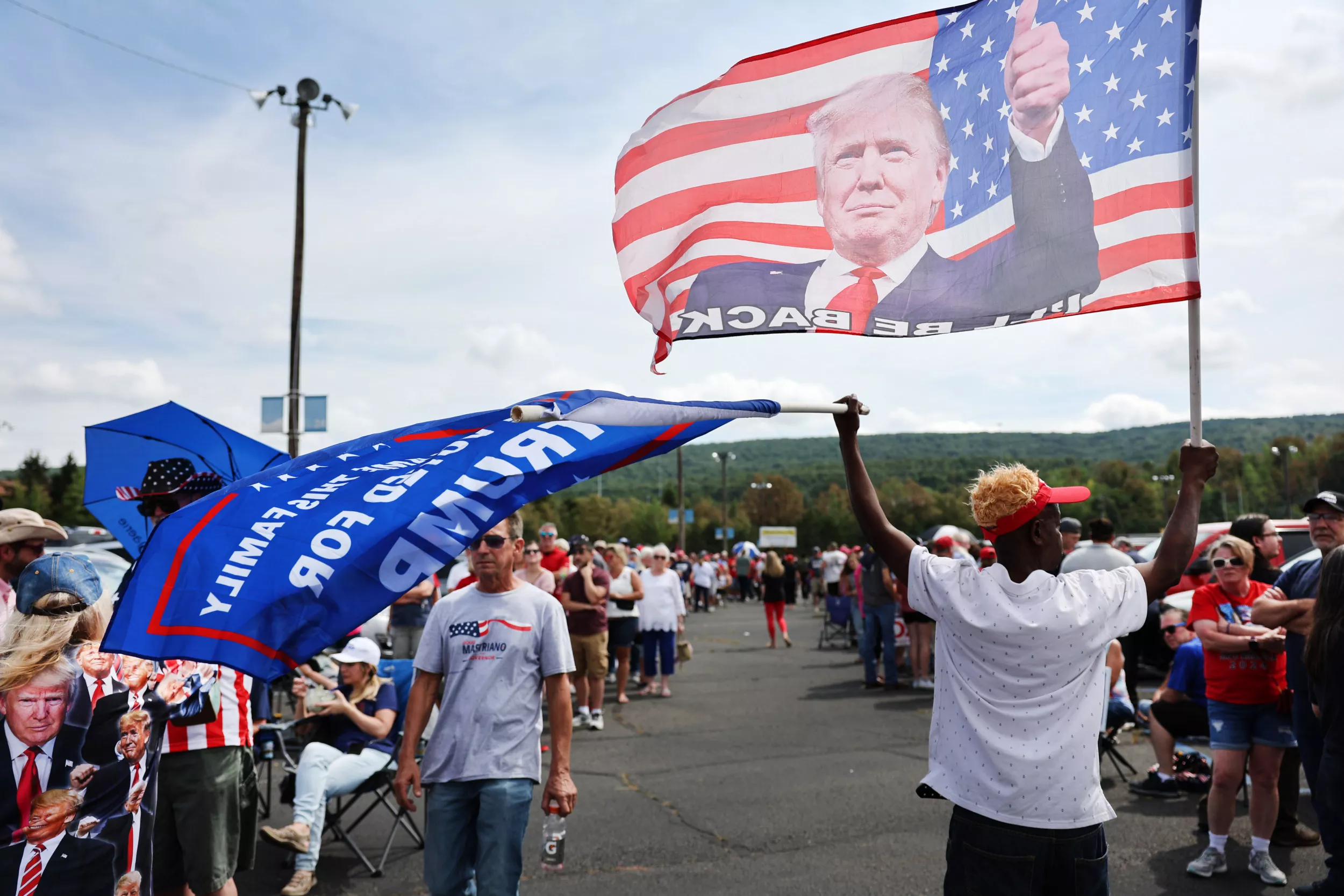 Trump Supporters Handed 'Top Secret Documents' For Attending Rally in Video - Vimarsana News