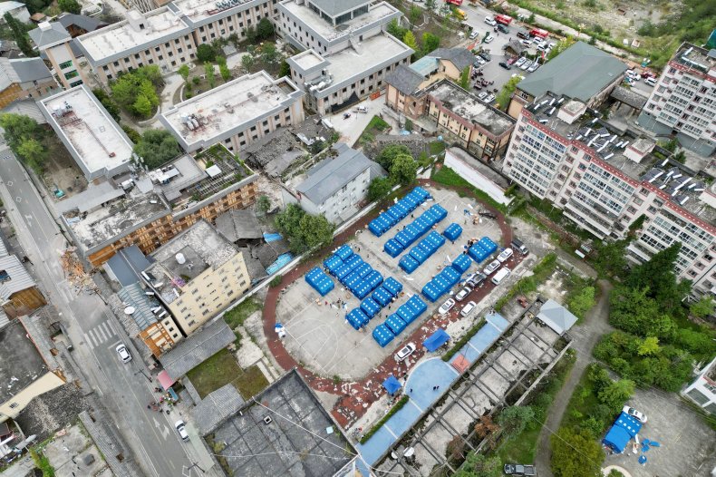 Zero COVID intrappola i residenti durante il terremoto in Cina