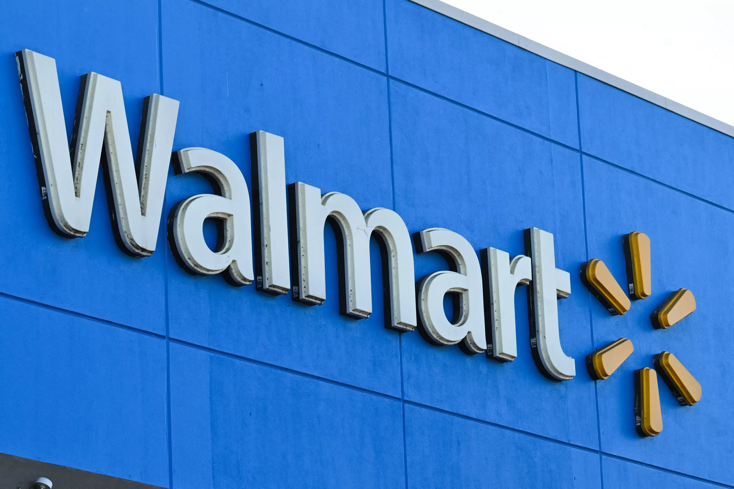 Woman Shot, Killed in Walmart Parking Lot Near College Campus - Vimarsana News