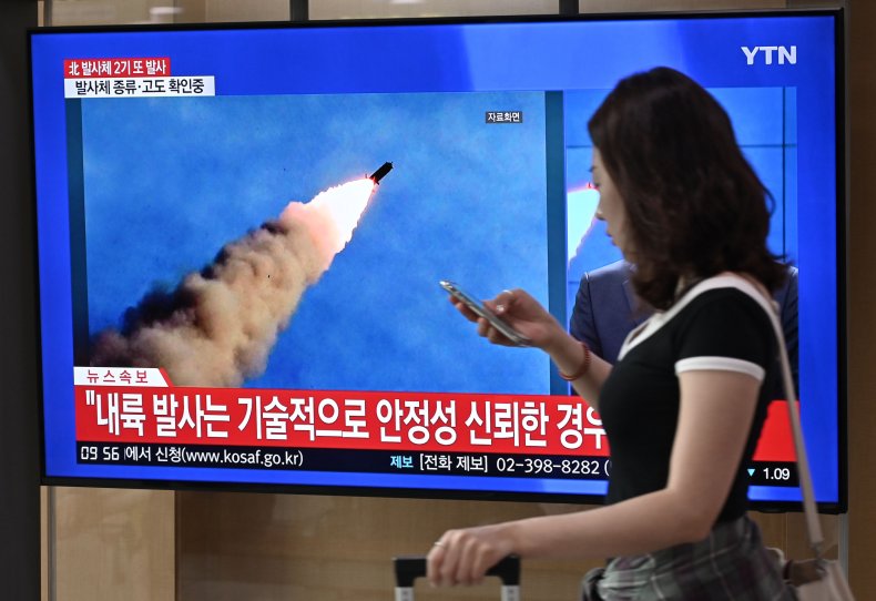 HIMARS USA, KN-25 nordcoreano a confronto