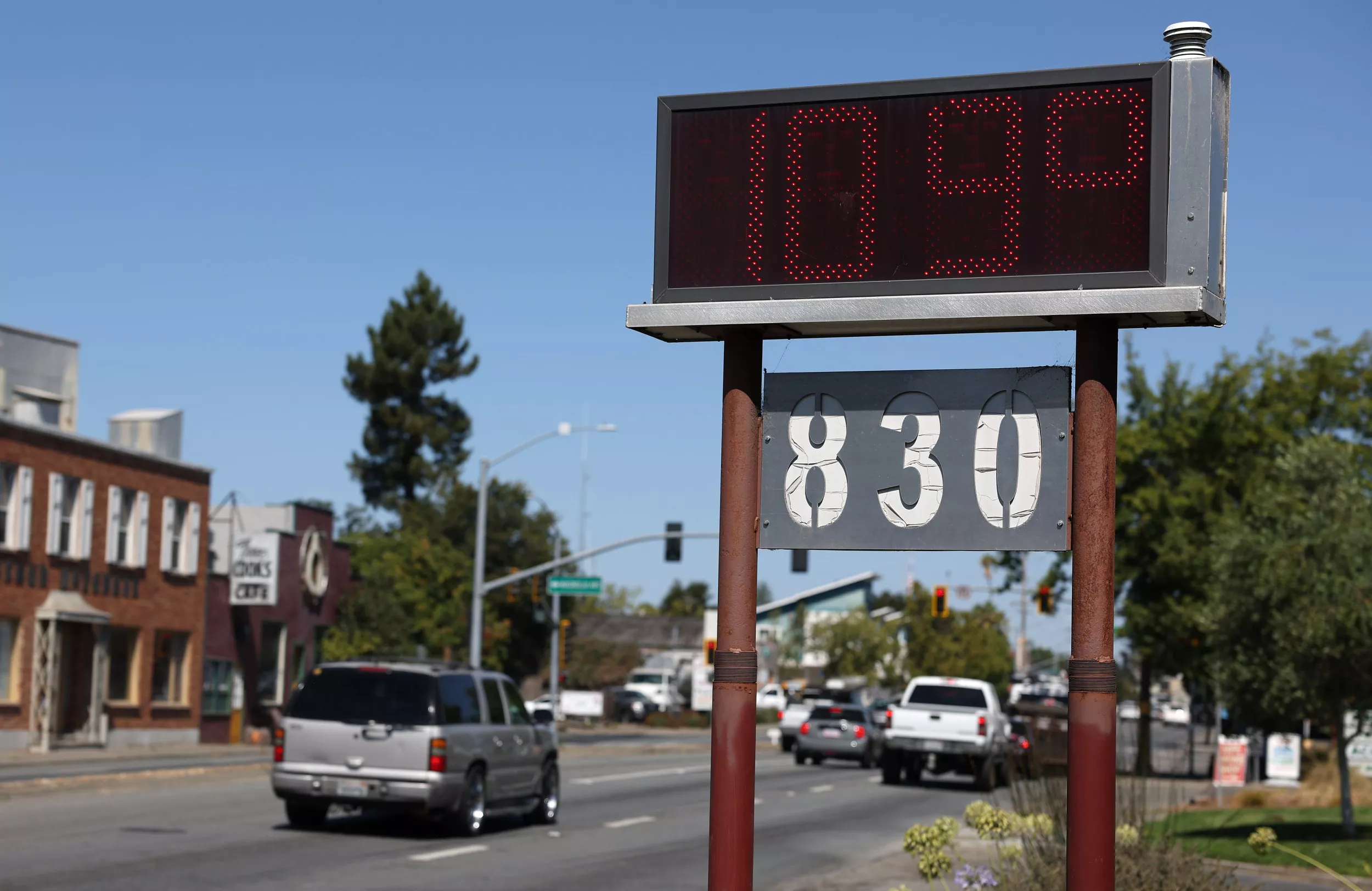 Amid Heat Dome, California Energy Officials, PG&E Warn of Planned Outages - Vimarsana News