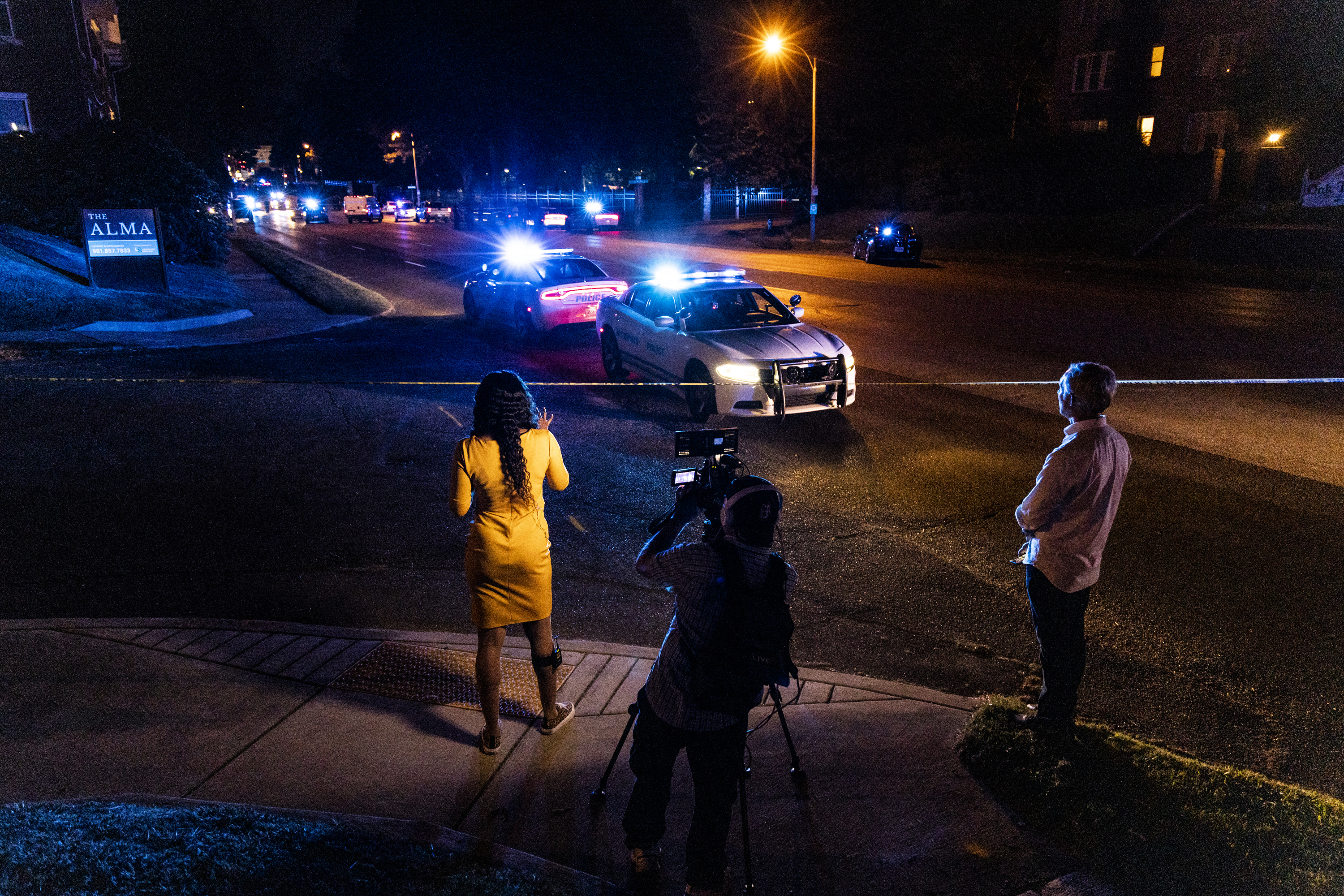 Memphis Reporter Breaks Down on Camera While Reporting on Mass Shooting