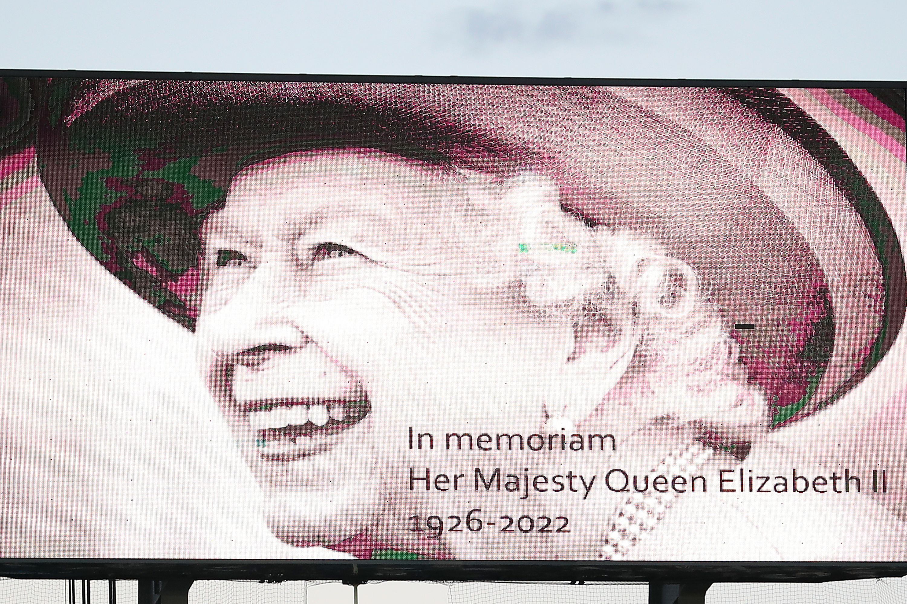 Viral Tweet Asks U.S. to Respect Queen's Death: 'Spiritual Grandmother'