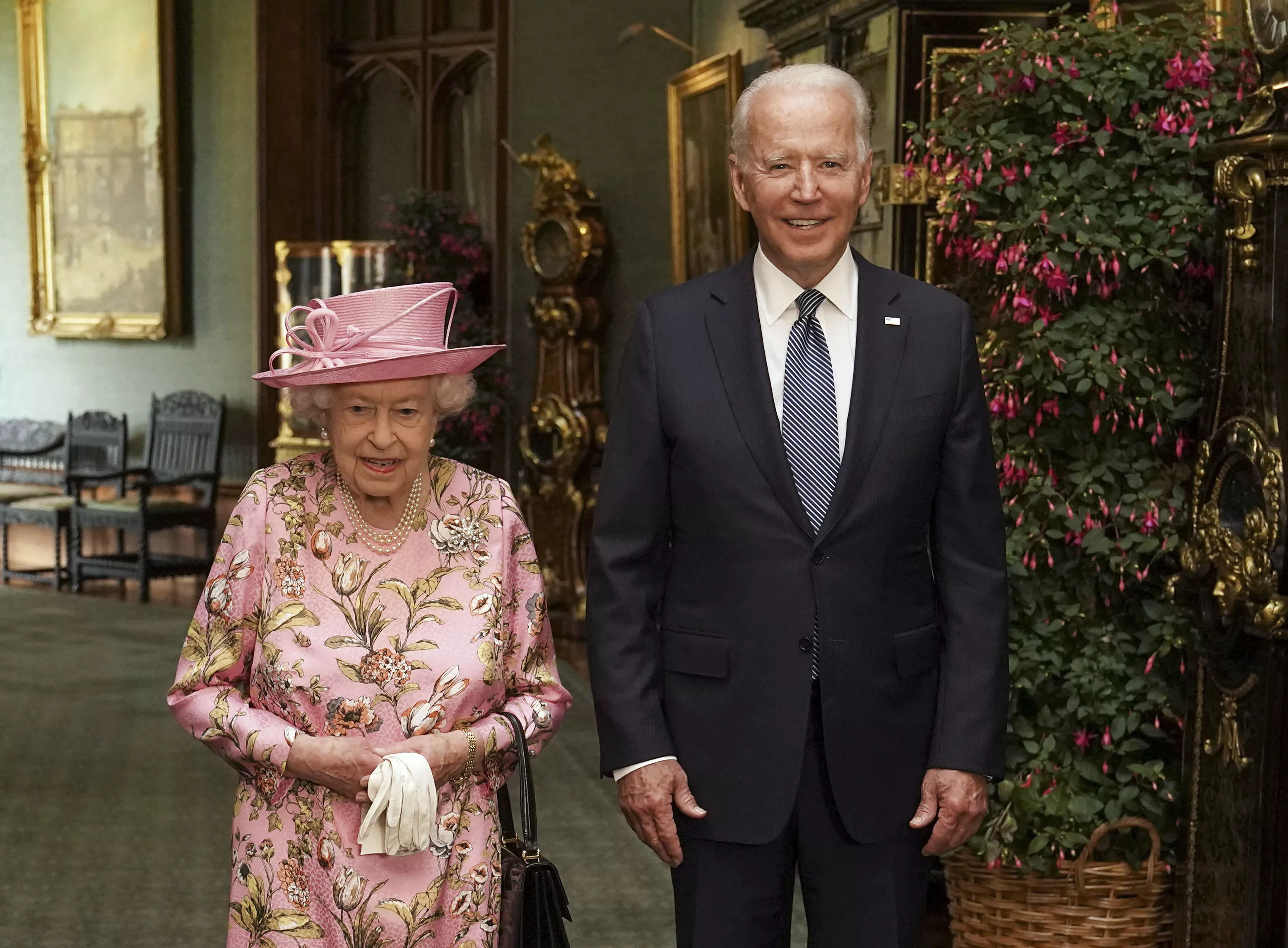 Queen Elizabeth Was First Monarch to Personally Connect With People: Biden - Vimarsana News